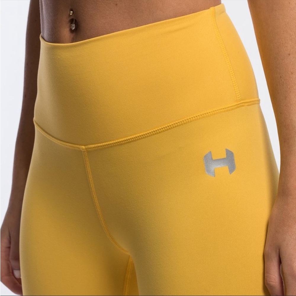 Size Small Hustletics Flow Leggings in Bumble Bee